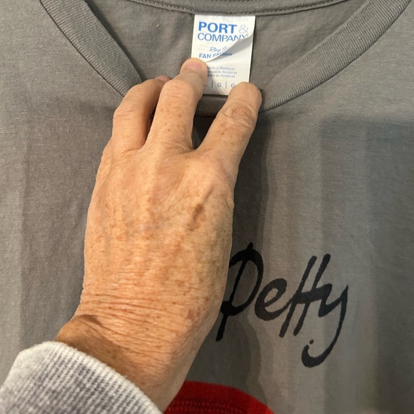 Tom Petty Wildflowers and All The Rest T-Shirt. Large - Picture 2 of 4